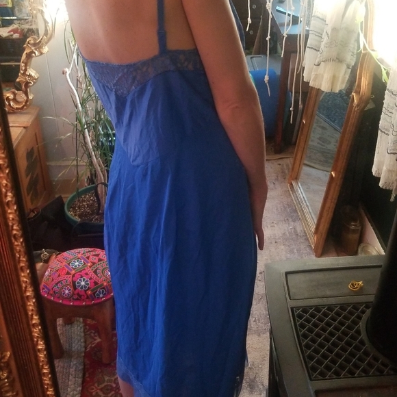 Vintage blue slip with lace - Picture 2 of 8